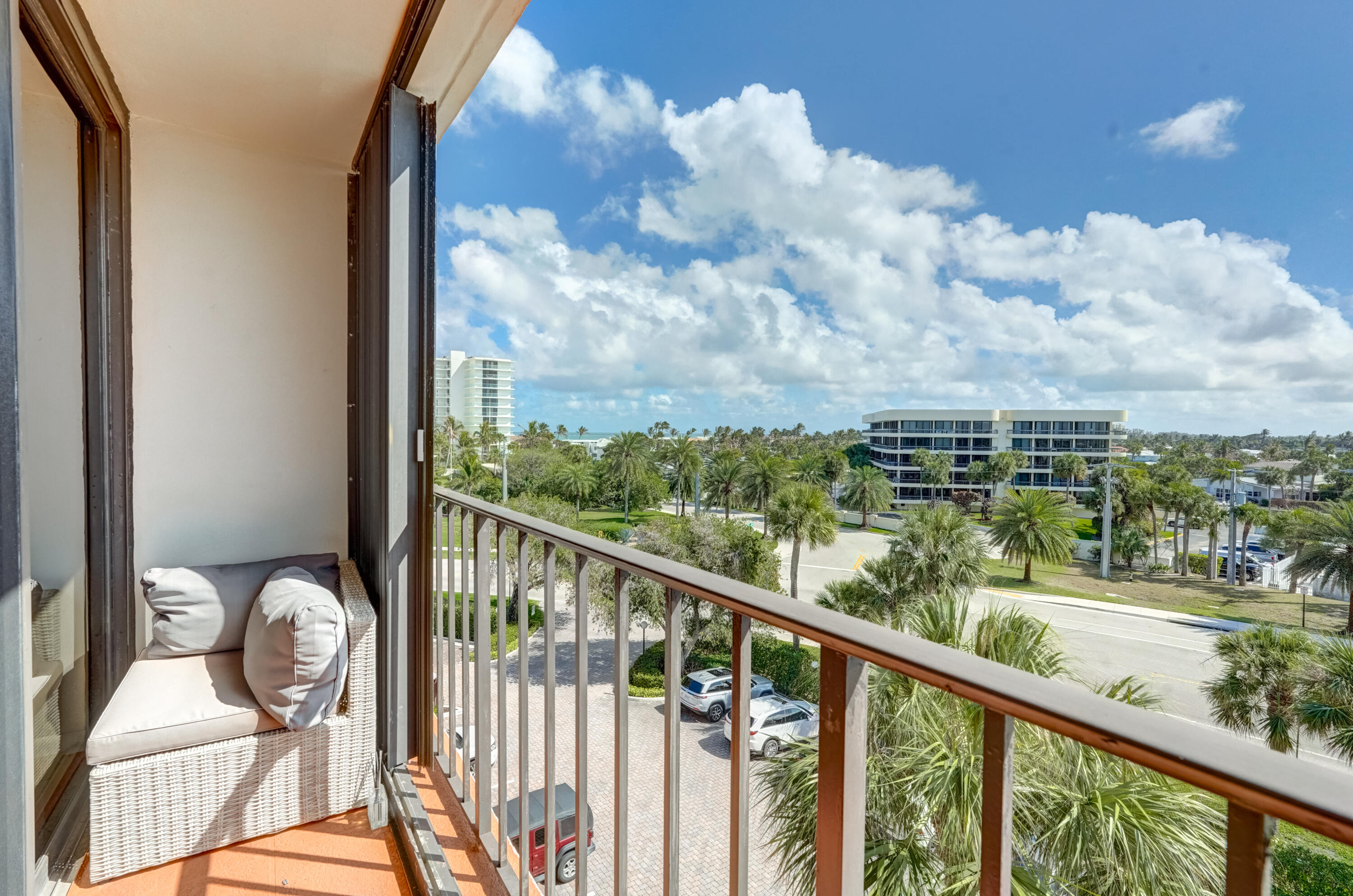 225 South Beach Road, Unit 503 Tequesta, FL 33469 - Photo 28 of 42 27-225 S Beach Road Unit 503-27