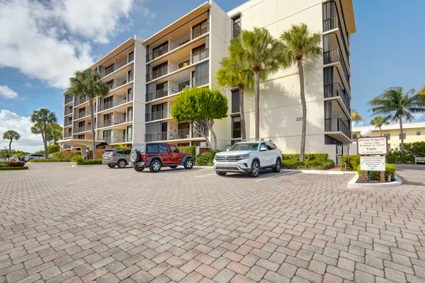 $829,000 | 225 South Beach Road, Unit 503, Tequesta, FL 33469