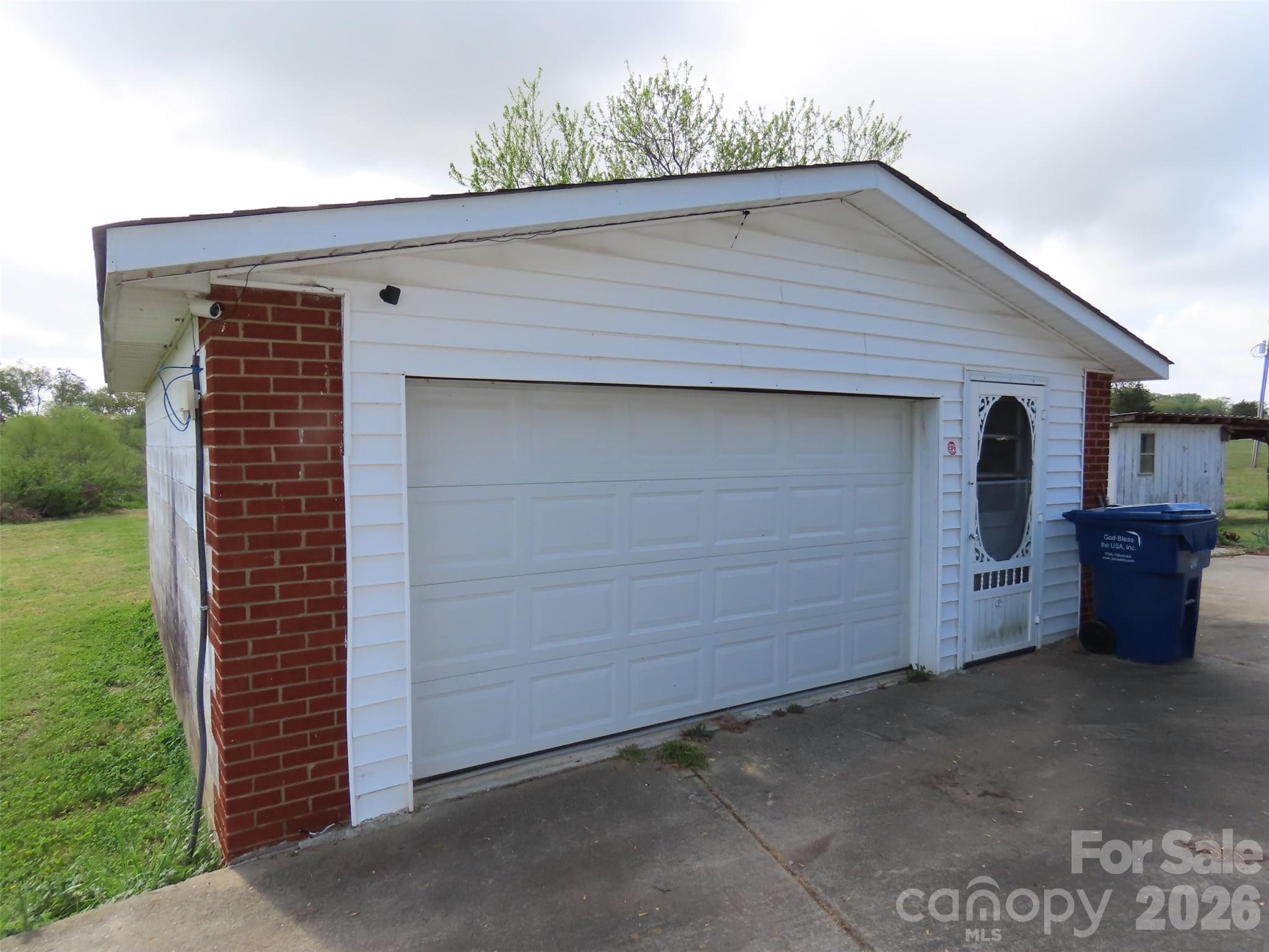 2724 Lucy Short Cut Road Marshville, NC 28103 - Photo 23 of 28 a backyard of a house