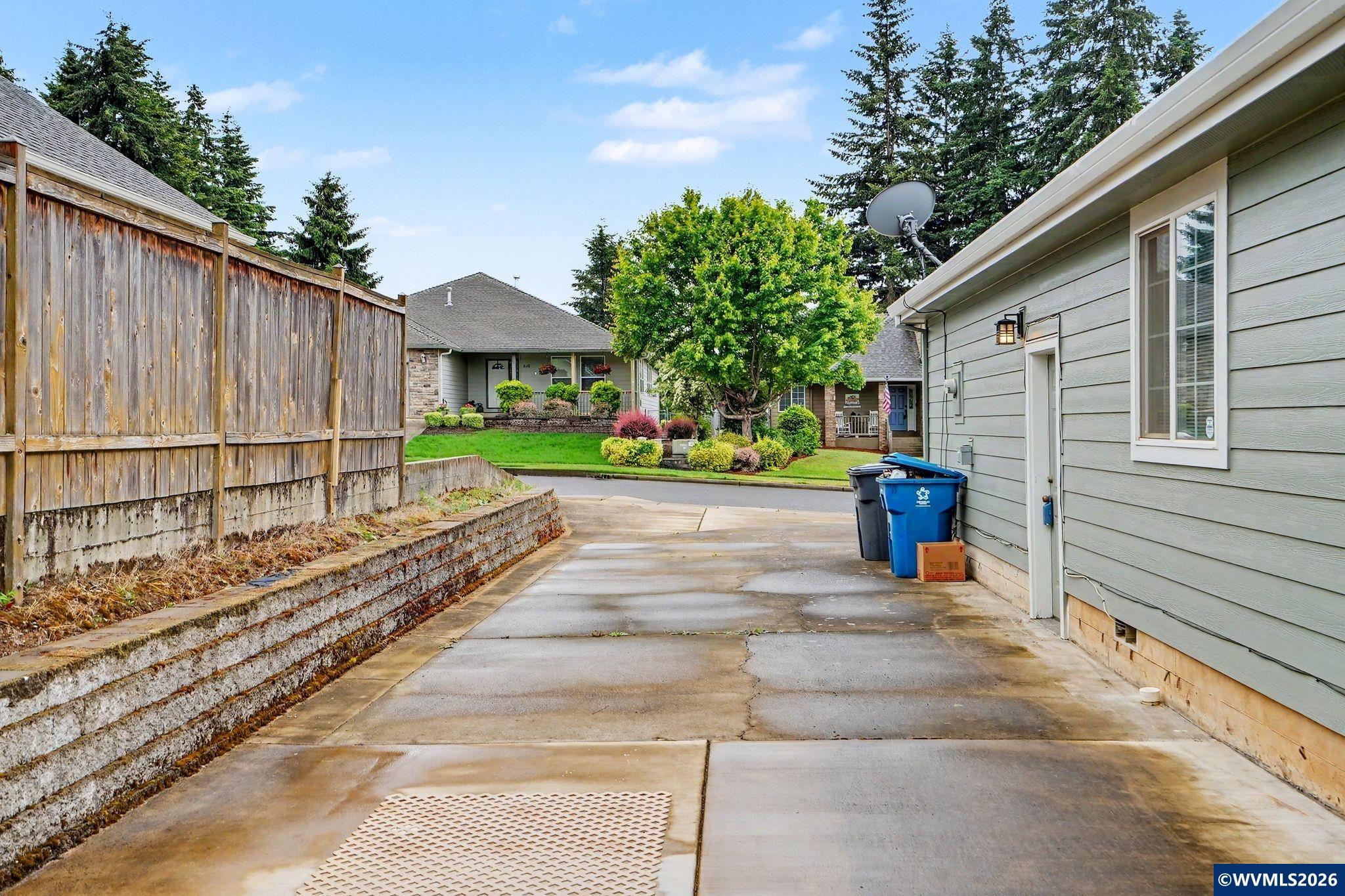 813 Southwest 8th Street Sublimity, OR 97385 - Photo 41 of 48