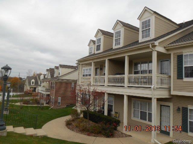 742 East Bluff Court, Unit 18 Rochester, MI 48306 - Photo 3 of 18 DSCN7719.JPG