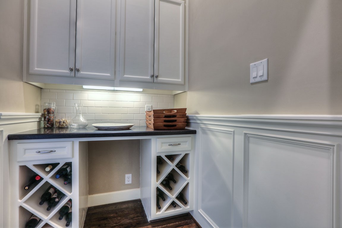 922 Alexander Street Houston, TX 77008 - Photo 18 of 43 Butlers pantry