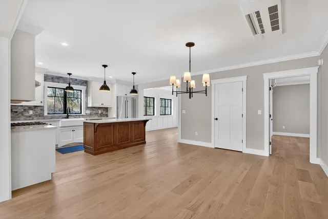 $2,495,000 | 142 Main Street, Kennebunkport, ME 04046