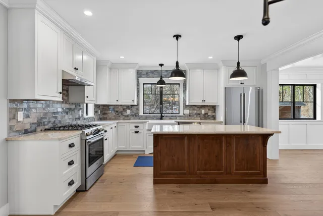 $2,495,000 | 142 Main Street, Kennebunkport, ME 04046