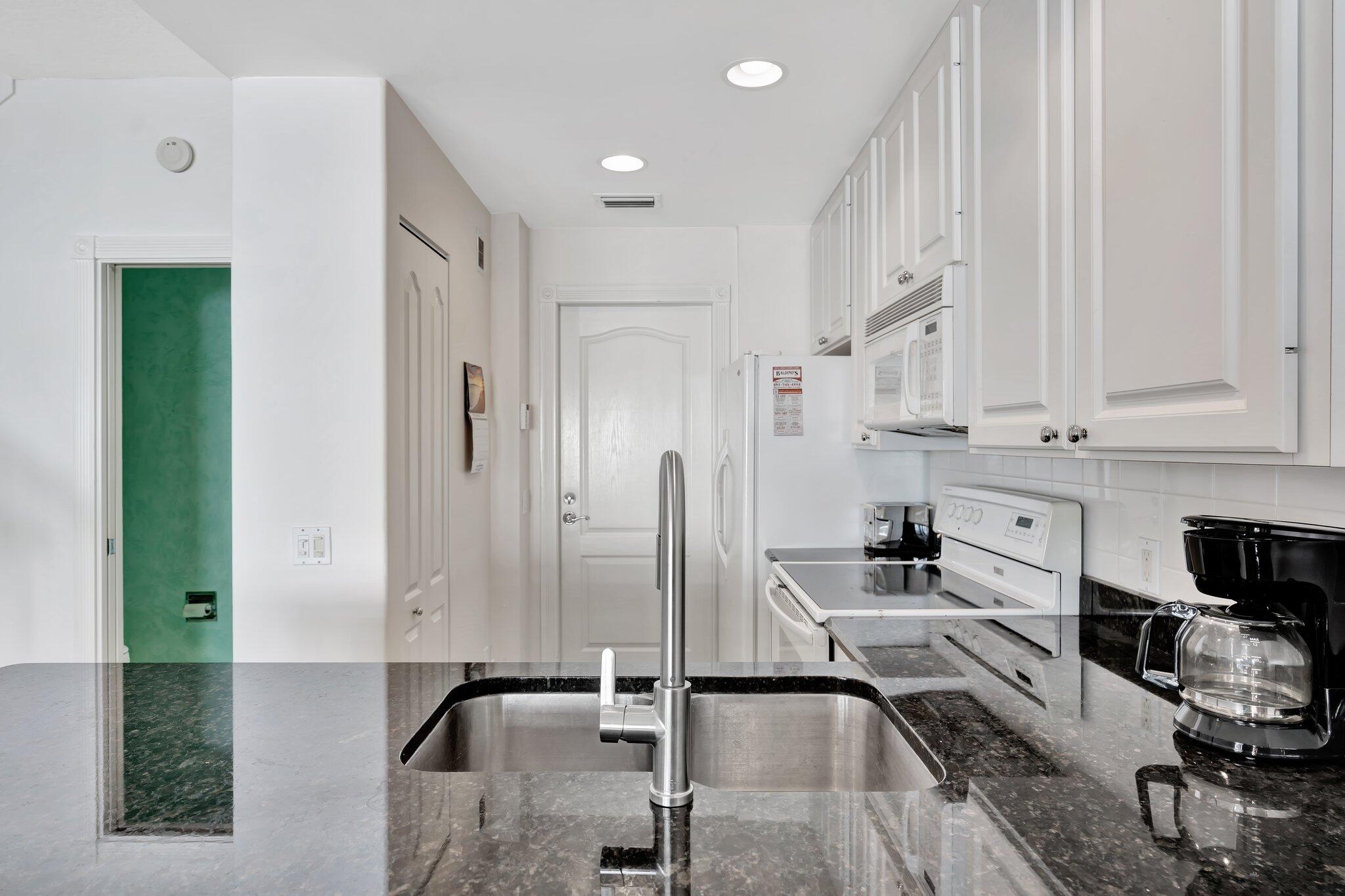 15 Laurel Oaks Circle Tequesta, FL 33469 - Photo 17 of 44 20-web-or-mls-_MLP9259