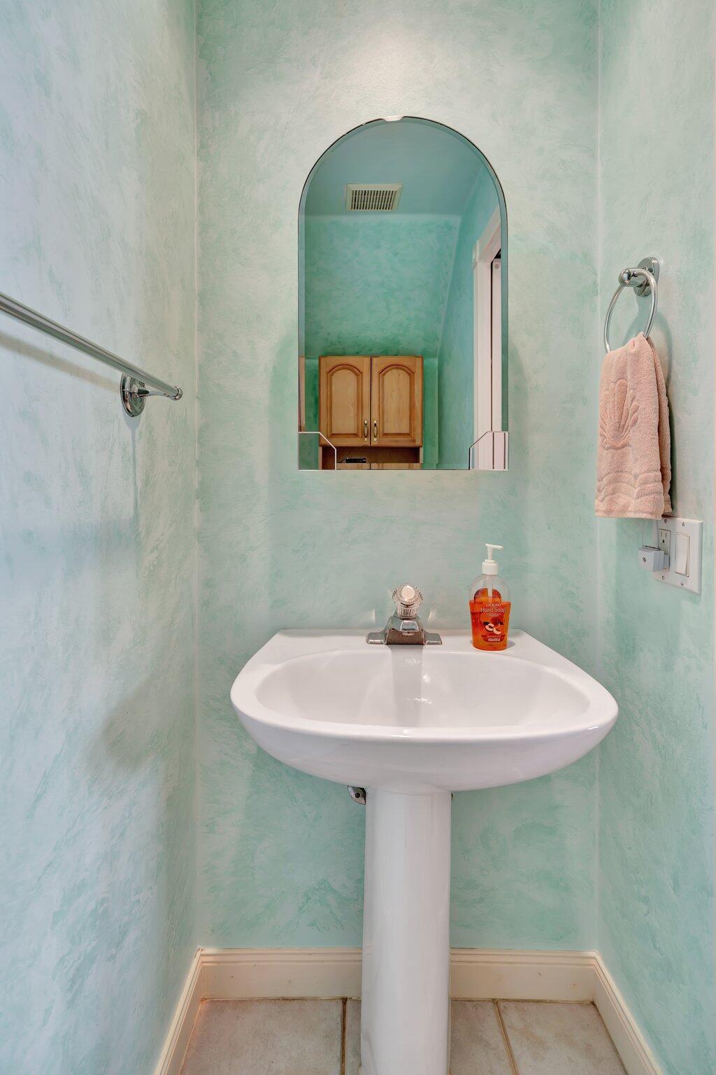 15 Laurel Oaks Circle Tequesta, FL 33469 - Photo 26 of 44 30-web-or-mls-_MLP9309