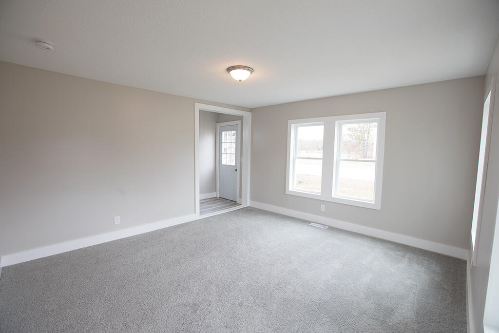 179 Main Street Corinth, ME 04427 - Photo 11 of 26 DJ2A9736