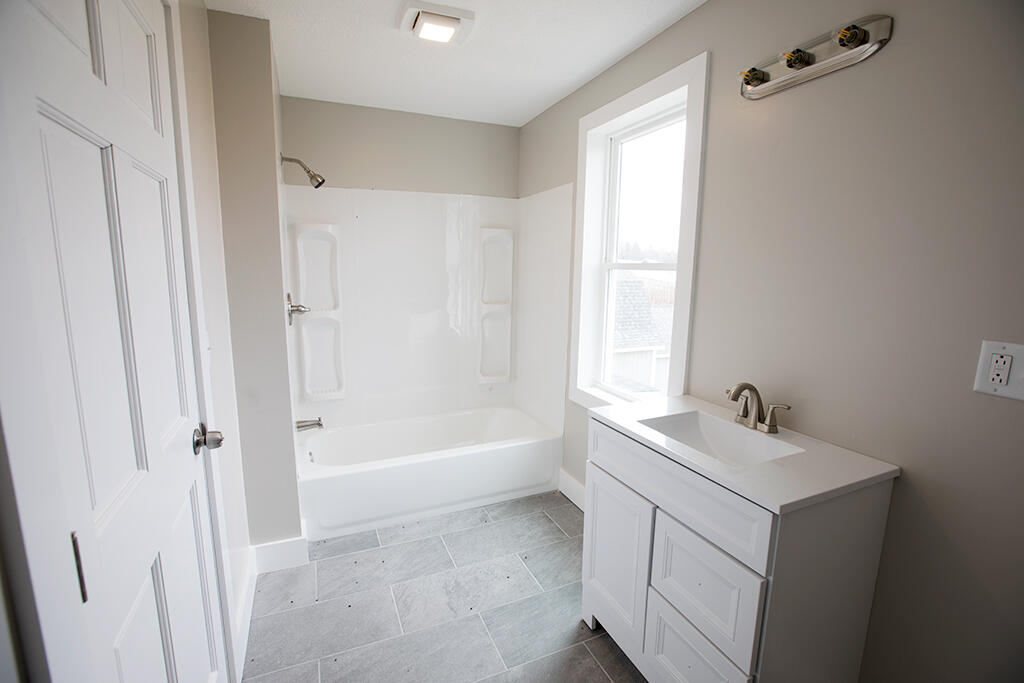 179 Main Street Corinth, ME 04427 - Photo 18 of 26 DJ2A9764