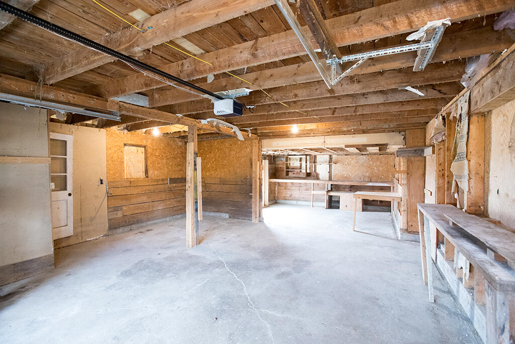 179 Main Street Corinth, ME 04427 - Photo 21 of 26 DJ2A9778