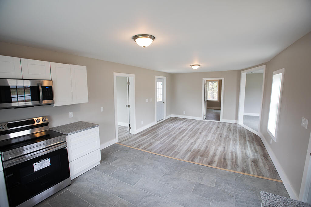 179 Main Street Corinth, ME 04427 - Photo 9 of 26 DJ2A9729