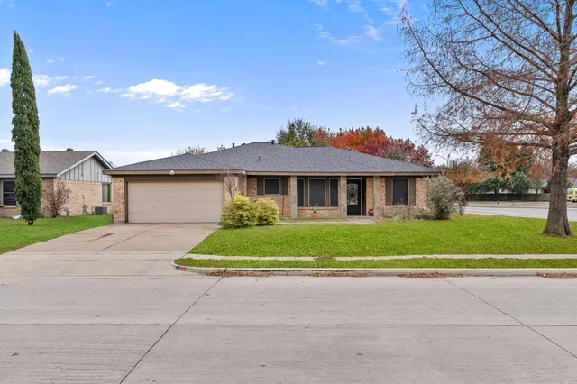 $340,000 | 621 Royal Valley Road, Grand Prairie, TX 75052