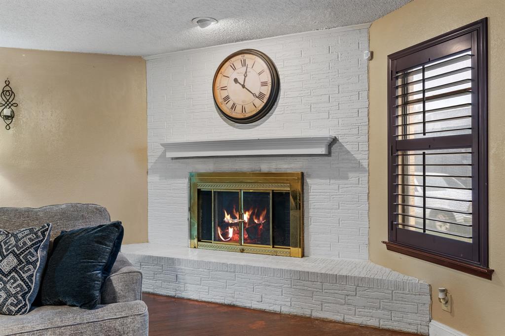 621 Royal Valley Road Grand Prairie, TX 75052 - Photo 16 of 24