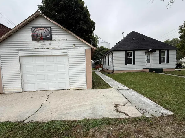 $195,000 | 7077 West 450 South, Williamsport, IN 47993