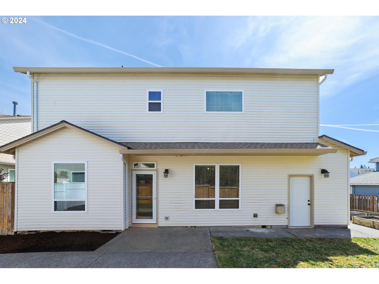 18283 Davis Street Sandy, OR 97055 - Photo 34 of 42 a view front of house with yard