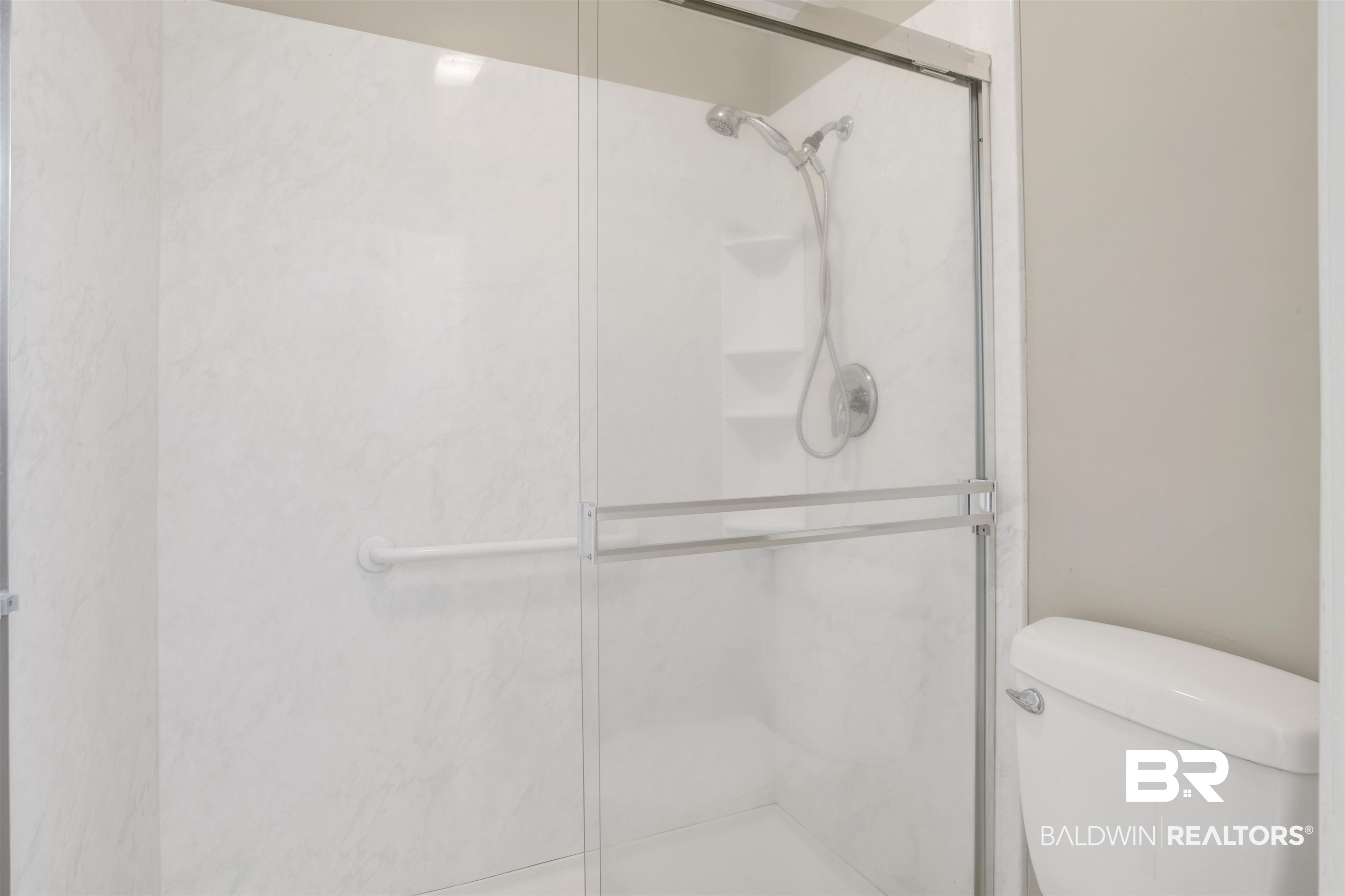 6635 Jackson Square Daphne, AL 36526 - Photo 15 of 24 Primary Shower