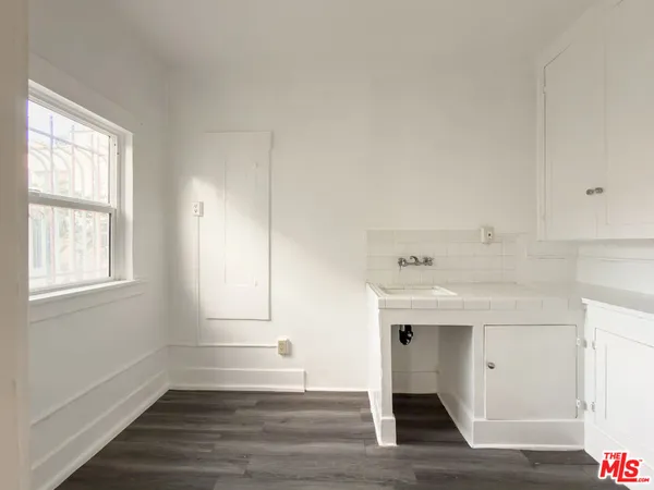 $1,600 | 434 South Rampart Boulevard, Unit 108, Los Angeles, CA 90057