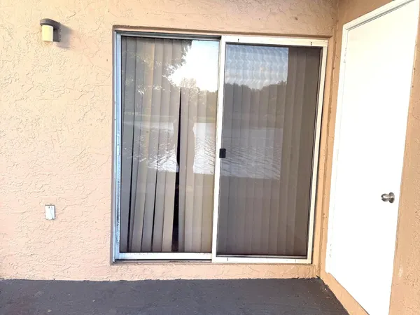 $2,300 | 2331 Northwest 96th Terrace, Unit 17M, Pembroke Pines, FL 33024