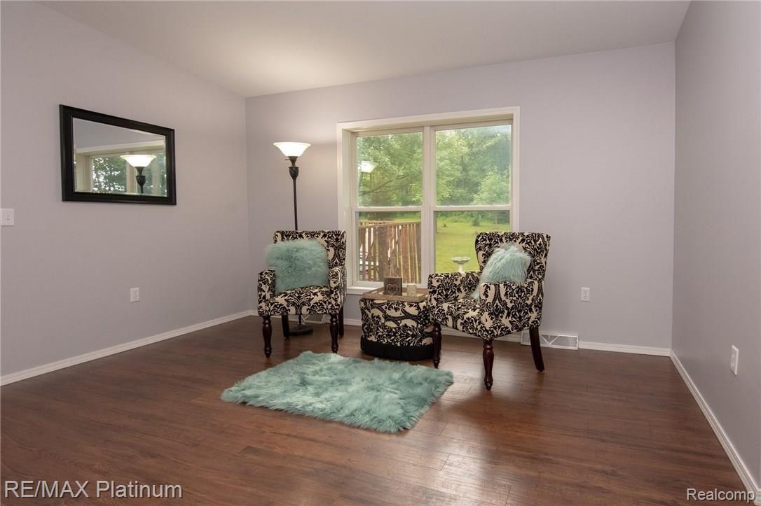 8898 Dwyer Road Howell, MI 48855 - Photo 19 of 52 lr4.jpg