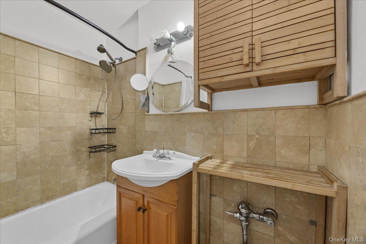 3176 Decatur Avenue, Unit 3A Bronx, NY 10467 - Photo 18 of 25