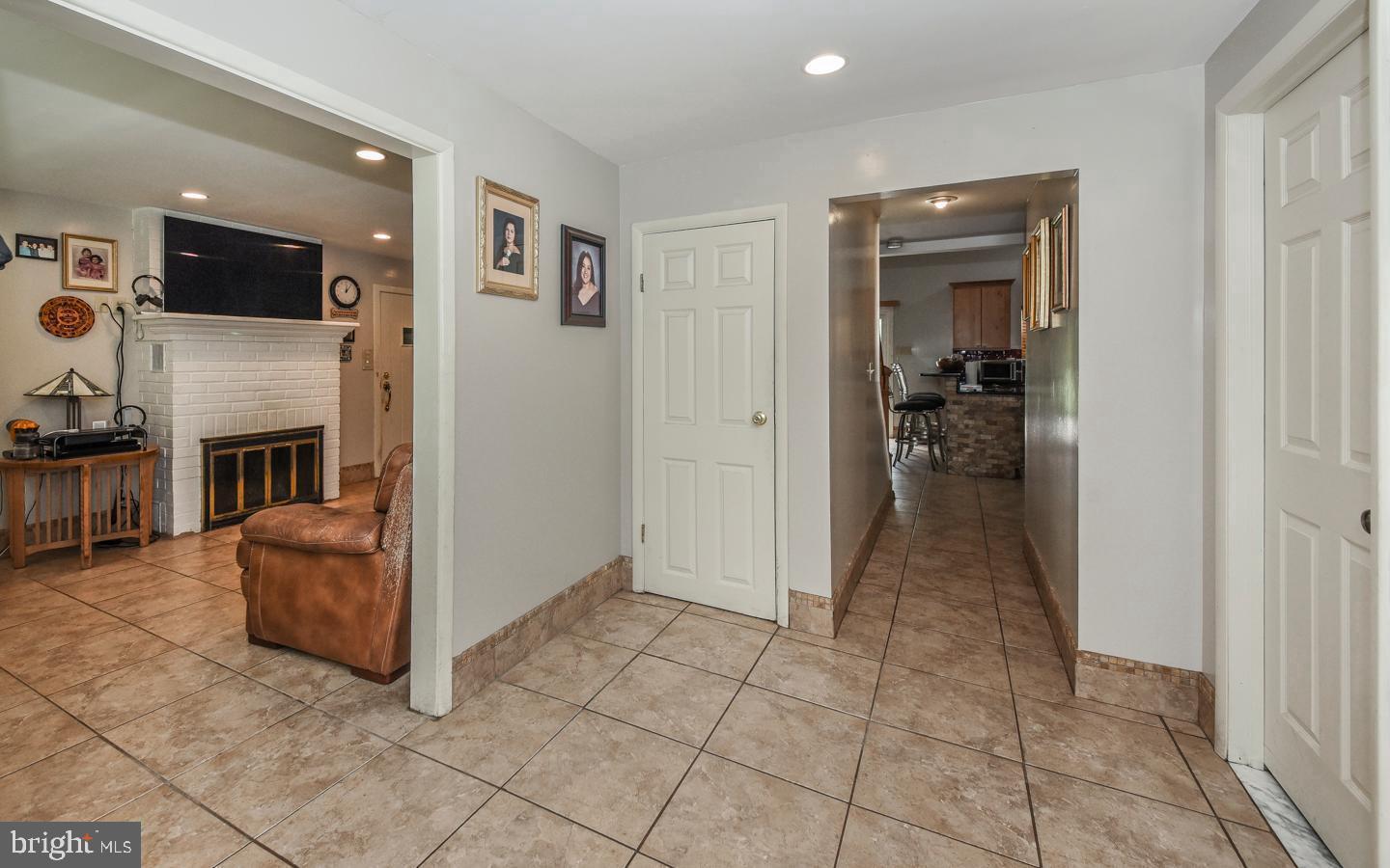 50 Princeton Road Huntingdon Valley, PA 19006 - Photo 8 of 30 Gallery Image 8