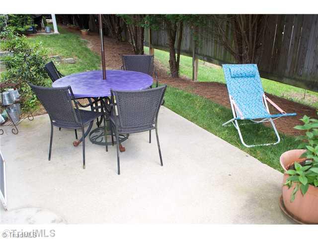 7512 Riverside Court Clemmons, NC 27012 - Photo 14 of 16 Patio/Deck.