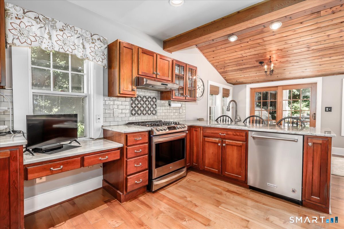 203 Whisconier Road Brookfield, CT 06804 - Photo 14 of 40