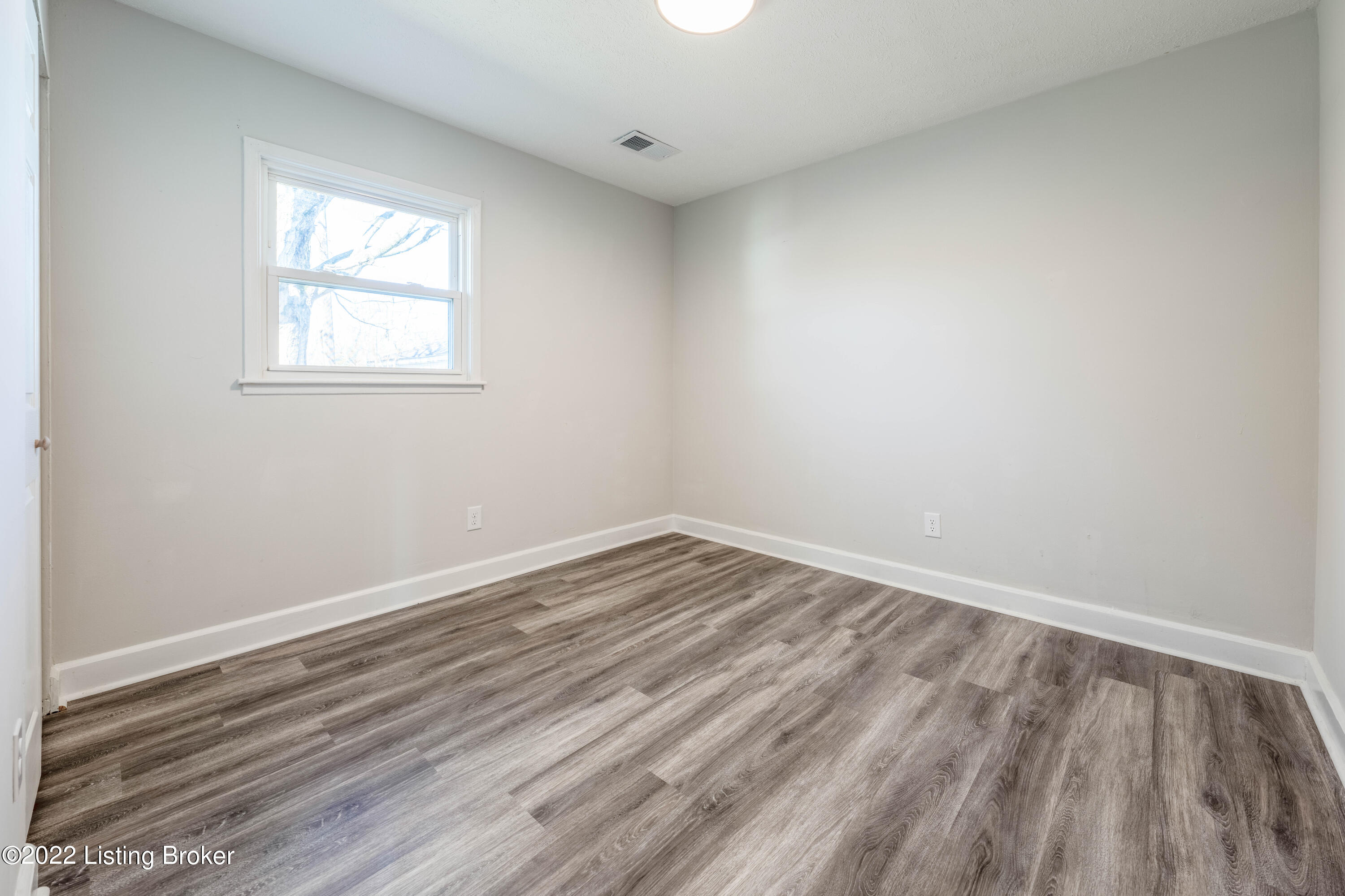 9512 Maple Road Louisville, KY 40229 - Photo 13 of 25 9512 Maple Rd-13