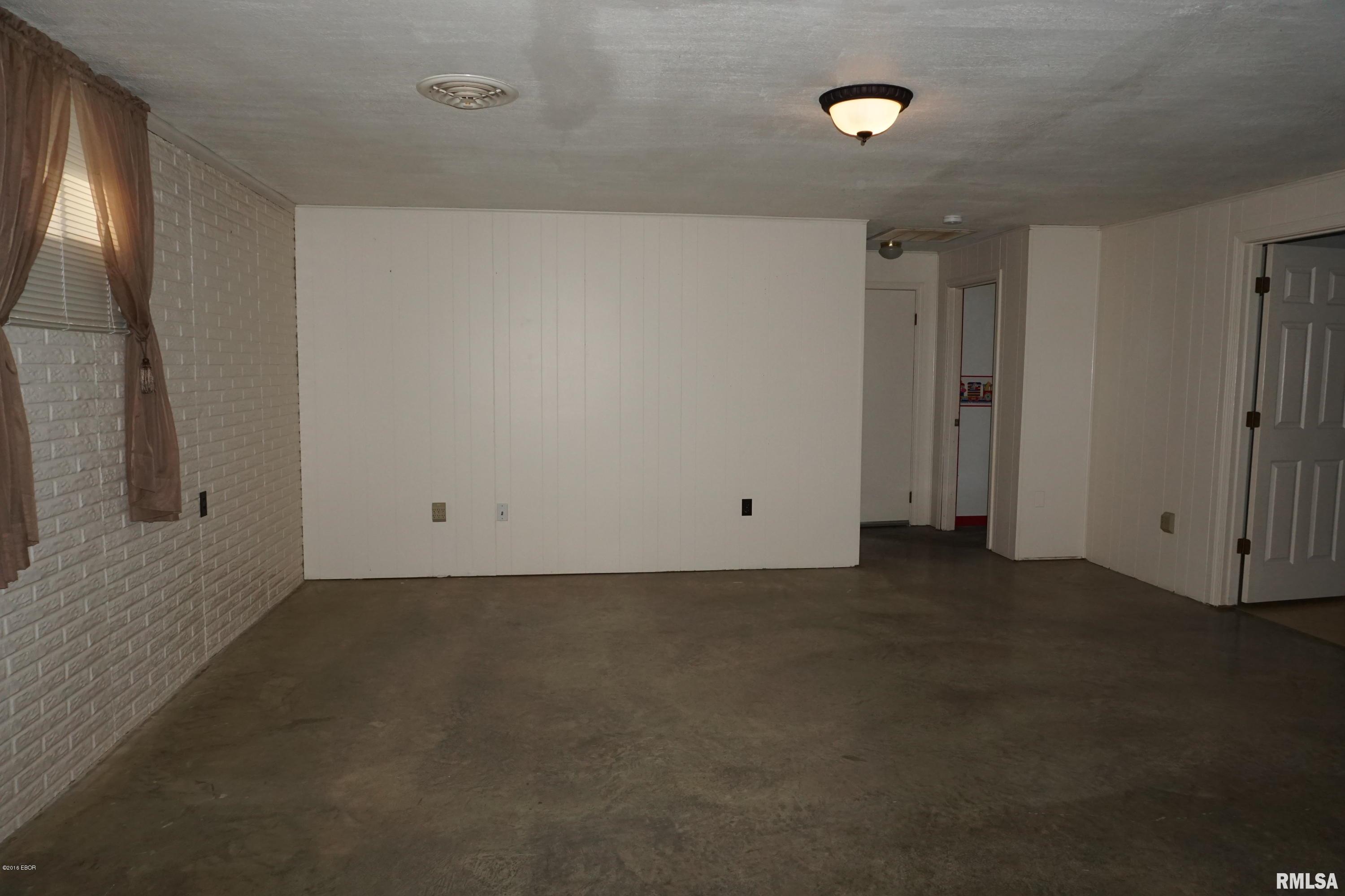 8825 Seavers Road Iuka, IL 62849 - Photo 13 of 26
