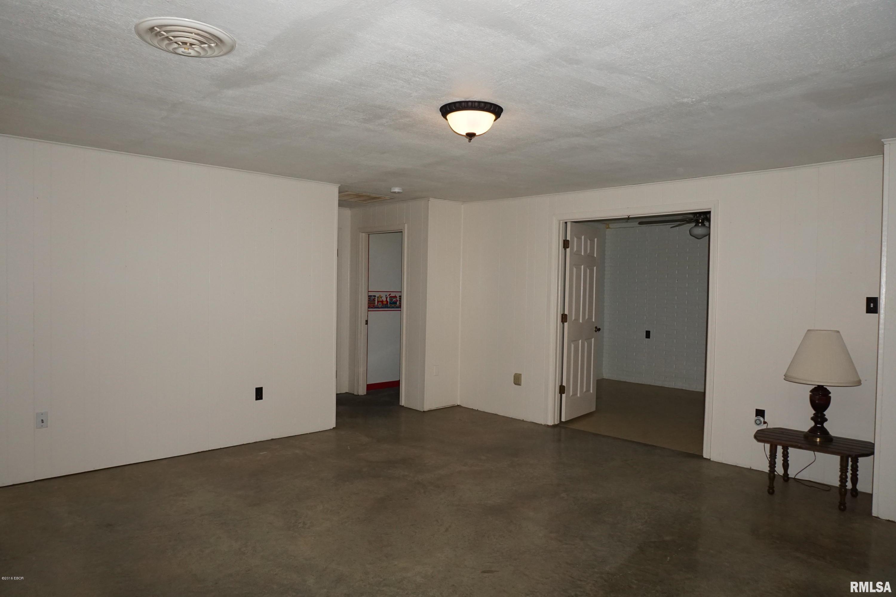 8825 Seavers Road Iuka, IL 62849 - Photo 15 of 26