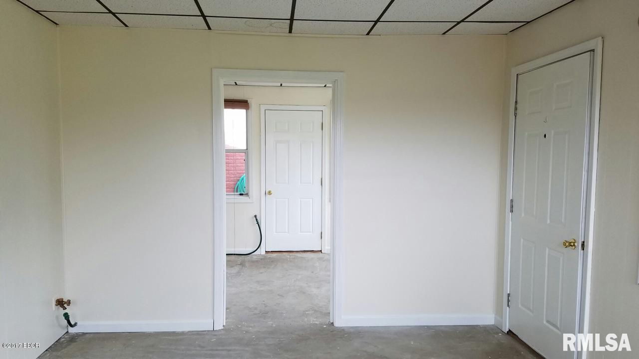 8825 Seavers Road Iuka, IL 62849 - Photo 19 of 26