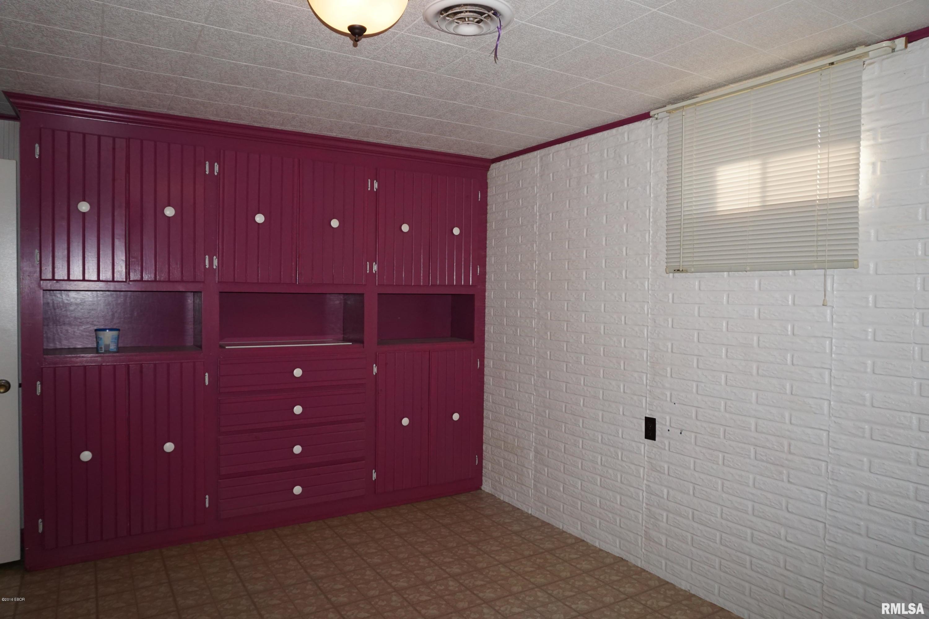 8825 Seavers Road Iuka, IL 62849 - Photo 8 of 26