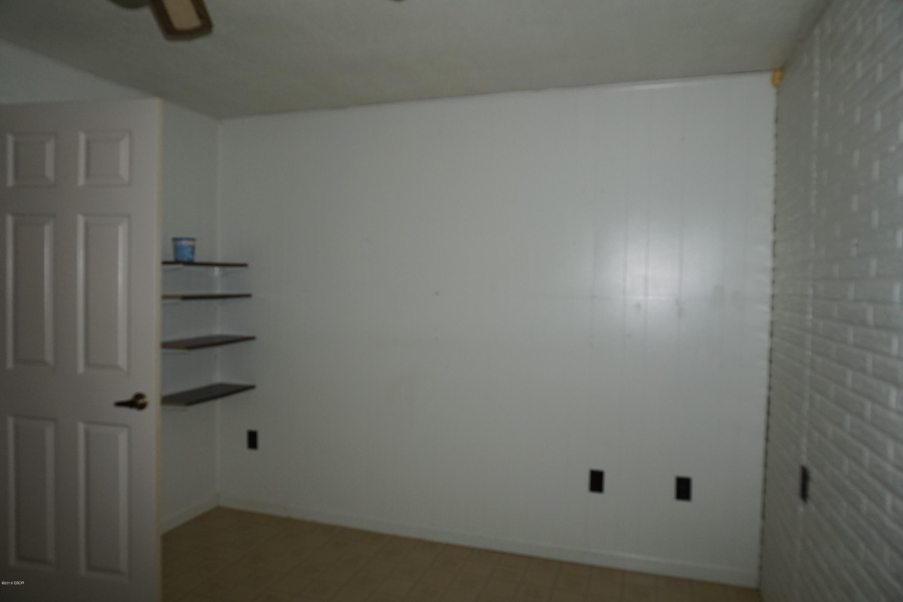 8825 Seavers Road Iuka, IL 62849 - Photo 10 of 26