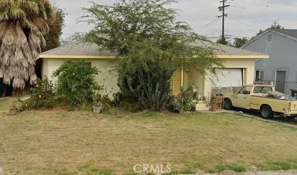 a view of a house with a outdoor space