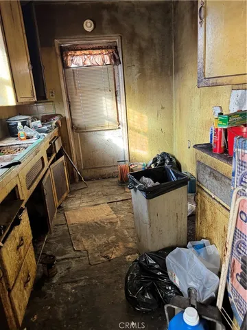 $400,000 | 519 South Holly Avenue, Compton, CA 90221