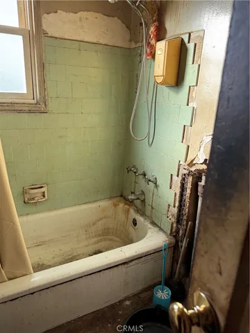 $400,000 | 519 South Holly Avenue, Compton, CA 90221