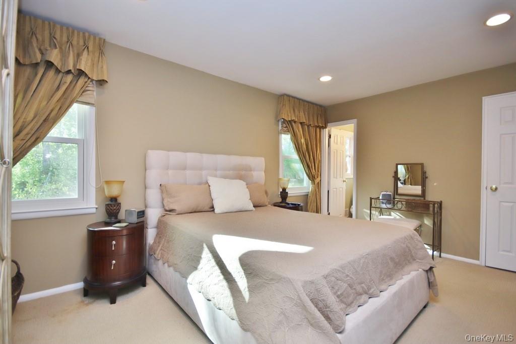 74 Hungerford Road Briarcliff Manor, NY 10510 - Photo 11 of 33