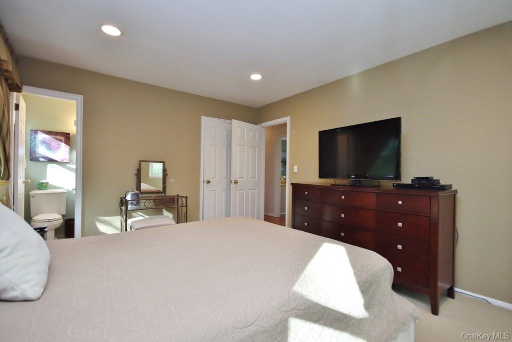 74 Hungerford Road Briarcliff Manor, NY 10510 - Photo 13 of 33