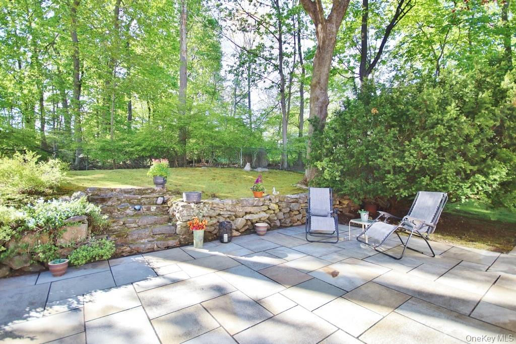 74 Hungerford Road Briarcliff Manor, NY 10510 - Photo 25 of 33