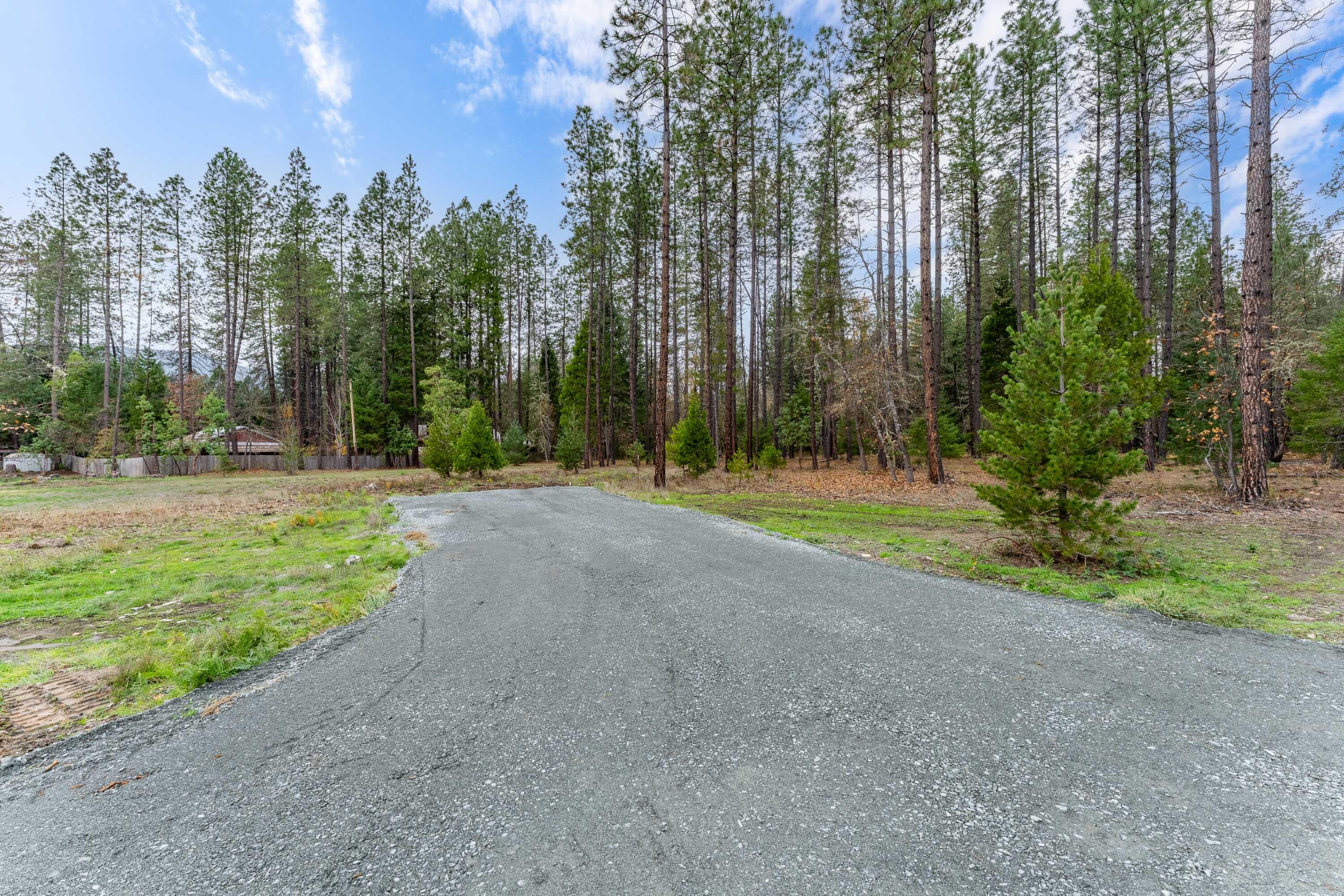 1740 Pleasant Creek Road Rogue River, OR 97537 - Photo 12 of 20 EXT (4 of 12)