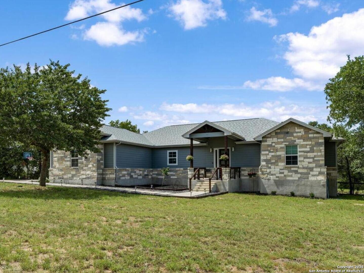 315 Log Cabin Way Poteet, TX 78065 - Photo 3 of 48
