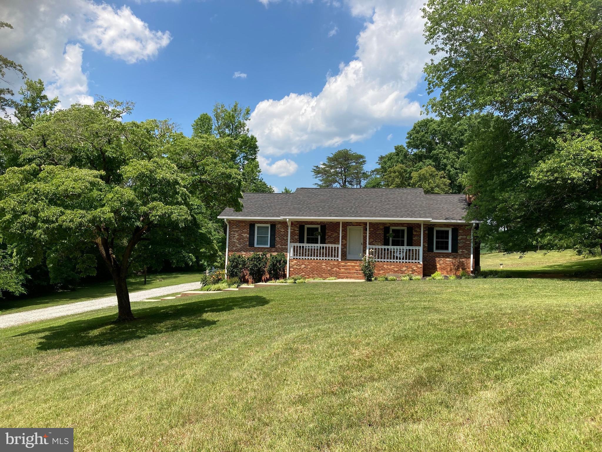2412 Fairground Road Maidens, VA 23102 - Photo 3 of 44