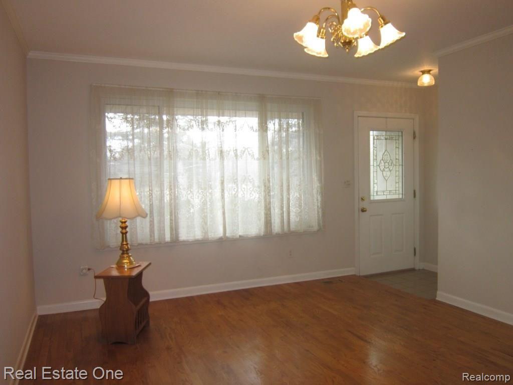 23564 Meadowbrook Road Novi, MI 48375 - Photo 5 of 35