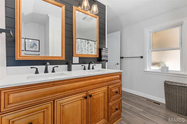 $237,500 | 306 East Putnam Street, Mount Olive, IL 62069