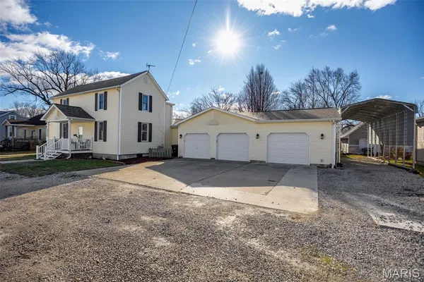 $227,500 | 306 East Putnam Street, Mount Olive, IL 62069