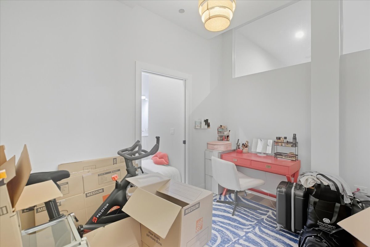 2317 North Clark Street, Unit 310 Chicago, IL 60614 - Photo 8 of 17