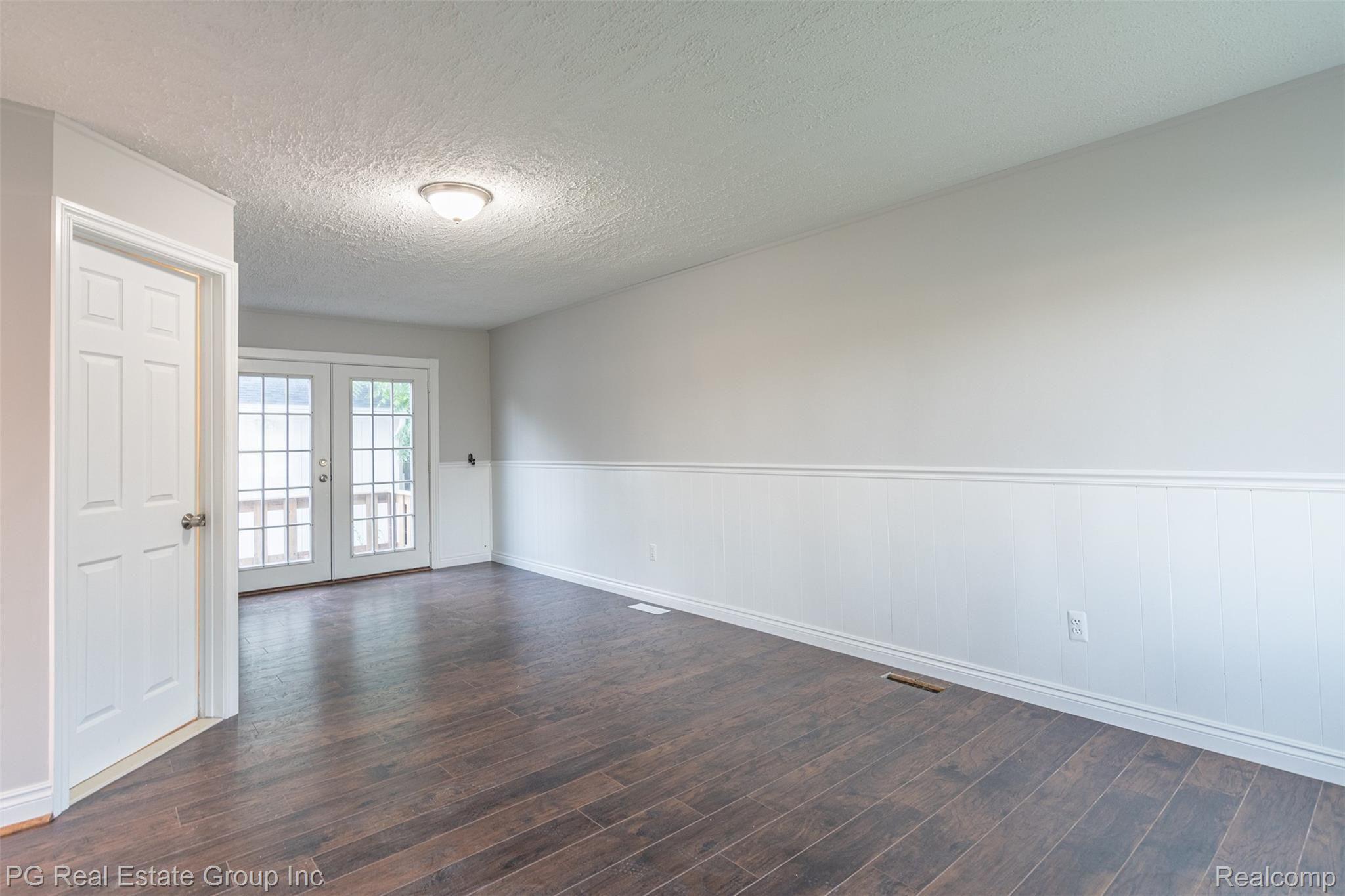 25803 Schoenherr Road Warren, MI 48089 - Photo 14 of 29 25803 Shoenherr Rd-16.jpg