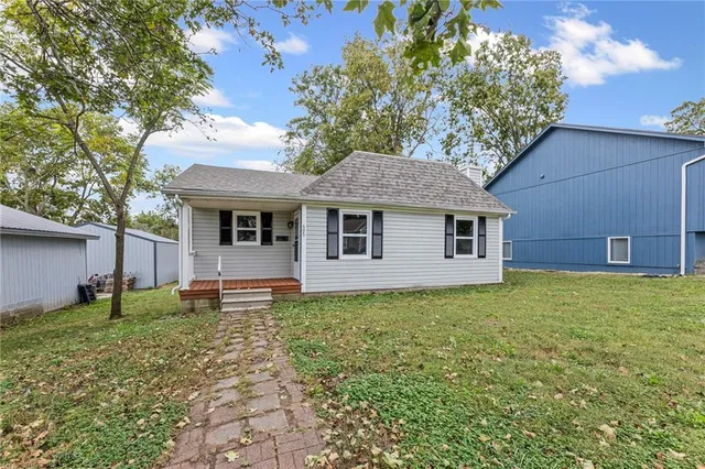 $184,950 | 405 West Miami Street, Paola, KS 66071