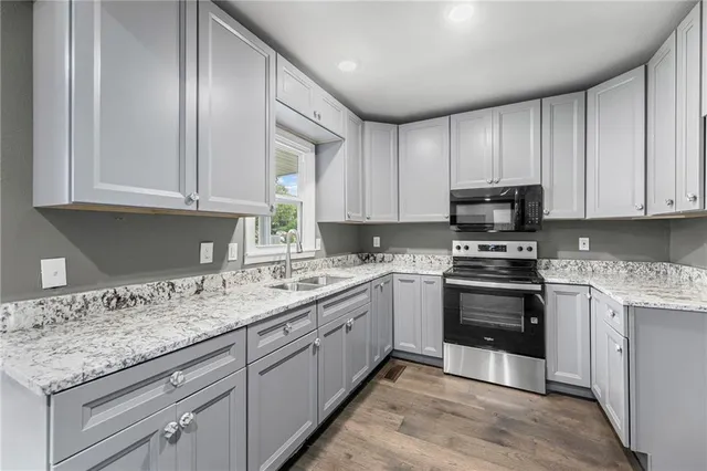 $184,950 | 405 West Miami Street, Paola, KS 66071