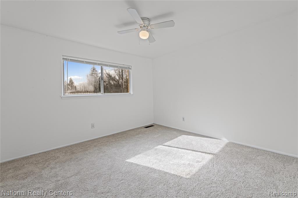25665 Lahser Road, Unit B3 Southfield, MI 48033 - Photo 13 of 22