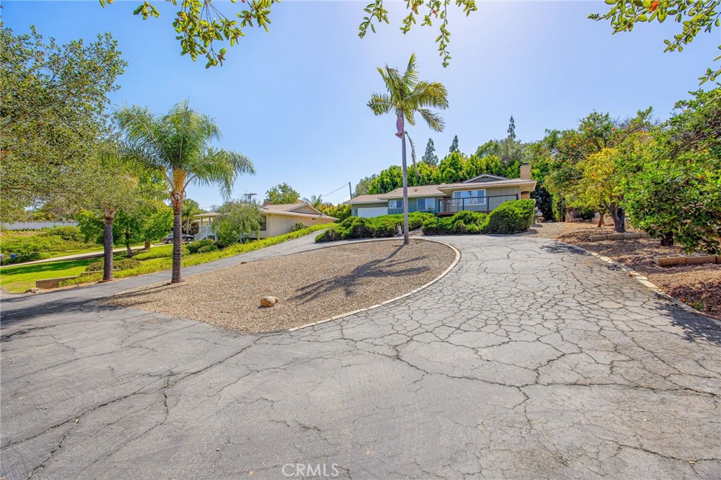 1776 St Peters Drive Fallbrook, CA 92028 - Photo 10 of 55
